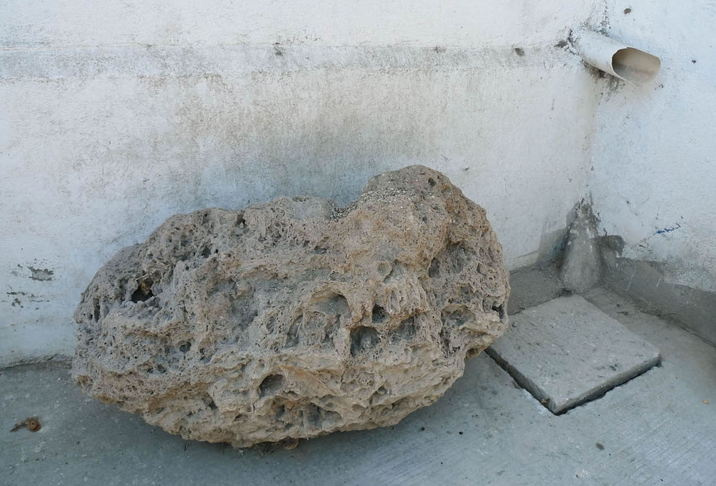 Piedra, tubo & drenaje